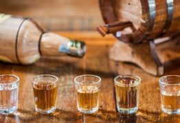 ‘Prova da cachaça’: desafio feito por município termina com pessoas em coma alcoólico