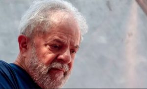 Lula livre 300x181 - Comentarista afirma que Lula vai morrer em breve porque “não aguenta mais tanta humilhação”