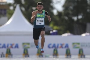 petrucio ferreira gp brasil 2019 300x200 - Petrúcio Ferreira bate recorde mundial nos 100m, mas tempo não vale por causa do vento