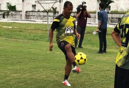 Piza fecha treino e faz mistério sobre escalação do Botafogo-PB; Marcos Aurélio treina normal