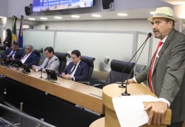 Jeová Campos lamenta falecimento de padre Raymundo e o homenageia com discurso na tribuna da ALPB
