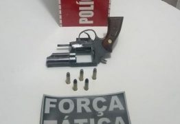 Polícia apreende drogas e revólver após perseguição em João Pessoa