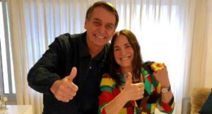regina duarte defende homofobia de bolsonaro 300x162 - Em Brasília, Regina Duarte adia decisão e diz que noivado com Governo ainda não é casamento