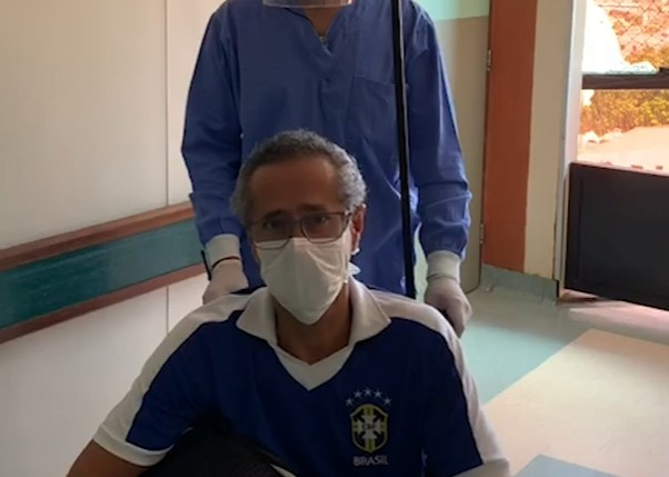 Capturartç - Emocionado, médico Walter Luiz Bandeira afirma que está curado da Covid-19 - VEJA VÍDEO