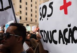 Professores estudam greve em estados que planejam volta às aulas