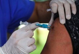 CORONAVÍRUS: Voluntários recebem primeira dose de vacina chinesa nesta terça-feira