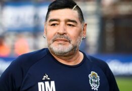 Justiça argentina irá julgar médicos e enfermeiras de Maradona por homicídio