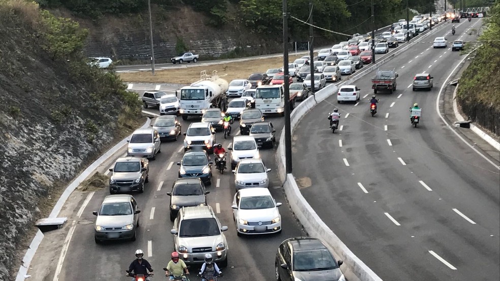 transito ficou intenso apos acidente na av. pedro ii em joao pessoa - RANKING: Brasil aparece como 2º pior país do mundo para dirigir um carro