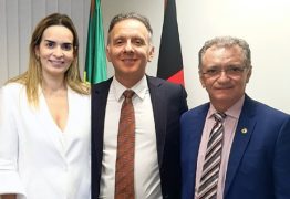 Aguinaldo e Daniella Ribeiro recebem pleito de Galego Souza para intercederem em prol da aprovação do piso salarial para a Enfermagem