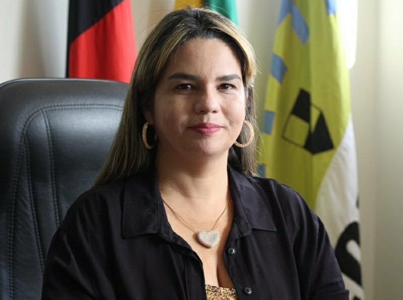 karla pimentel - Prefeita Karla Pimentel garante rateio de 70% do FUNDEB para professores da rede municipal de ensino no Conde