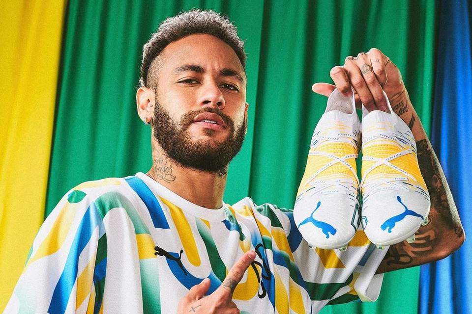 neymar chuteiras puma - IRÔNICO? Em meio à polêmica com Nike, Neymar posta foto com chuteira da Puma 