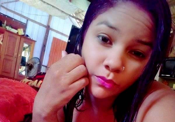 Radja Ferreira de Oliveira - Une fille qui manipulait son téléphone en charge électrocutée, après que sa maison ait été frappée par la foudre