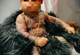 Bebê tatuado causa polêmica nas redes sociais: ‘Ameaçaram chamar a polícia’, diz mãe