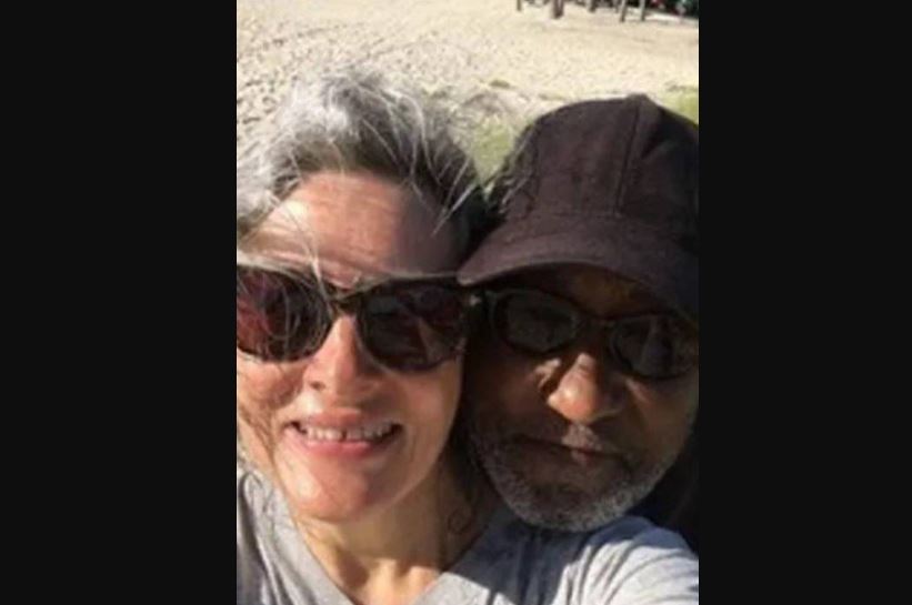 Capturar 45 - Inglesa proibida pelos pais de namorar jovem por ser negro se casa com ele 39 anos depois