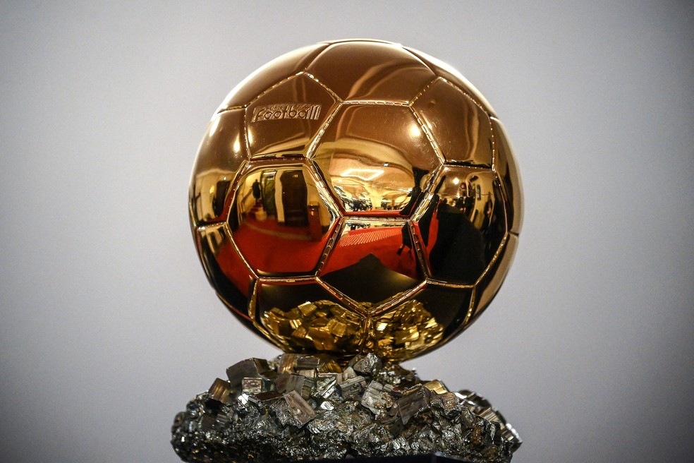 000 9tm2ta - Lionel Messi conquista Bola de Ouro pela sétima vez; CR7 fica fora de top 5