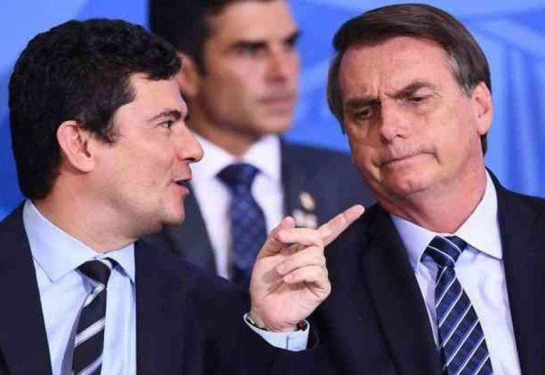 1 sergio moro e jair bolsonaro 0 7029103 - 'ESTÁ COM MEDO': Moro rebate provocações de Bolsonaro