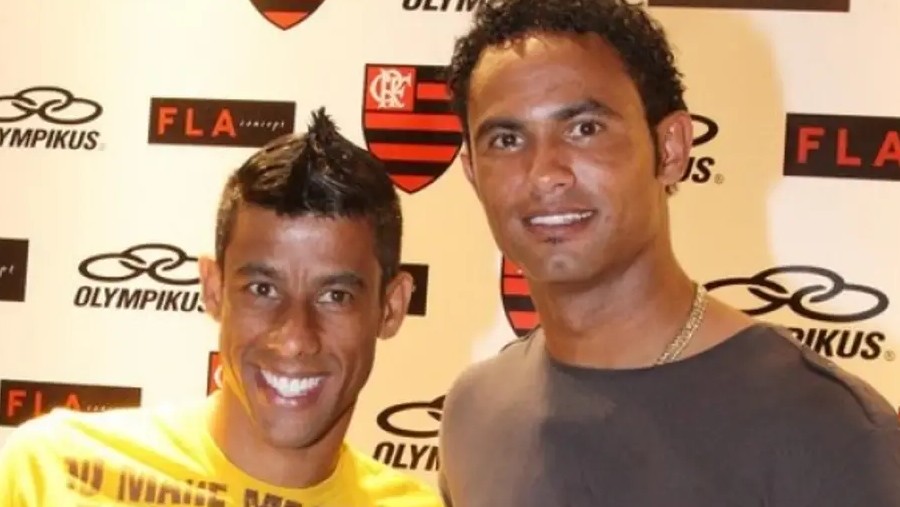 BRUNO - "AMIGOS"?! Léo Moura fala sobre bastidores do Flamengo com goleiro Bruno: "Era muito correto com todo mundo"