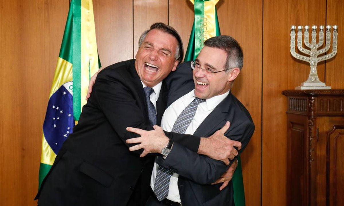 Bolsonaro e Andre Mendonca foto divulgacao - TERRÍVELMENTE EVANGÉLICO ? - Por Rui Leitão