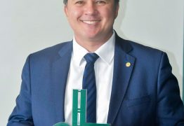 Em Brasília, Efraim Filho é homenageado no Ranking dos Políticos 2021