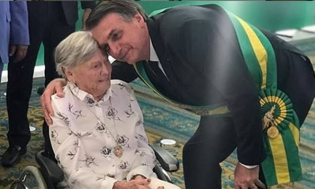 80519840 - Mãe de Bolsonaro morre aos 94 anos; anúncio foi feito pelo presidente