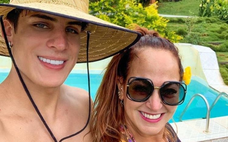 NADINE E TIAGO - CONFUSÃO: Padrasto de Neymar tem surto e Nadine sai de casa às pressas 