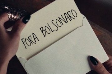 anitta fora bolsonaro 360x240 - Anitta colocou “Fora Bolsonaro” em clipe “Boys Don’t Cry”?! Entenda