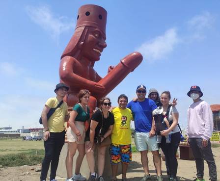 blog moche - Prefeitura atrai turistas com estátua 'religiosa' com órgão sexual gigante