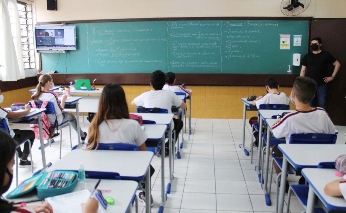 escola parana seed divulgacao - Professores aceitam reajuste de 31,3% proposto pelo Governo do Estado