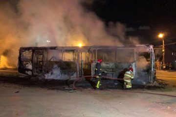 onibus incendiado em jp reproducao 360x240 - Sindicato diz que prejuízo com ônibus incendiado em João Pessoa foi apenas material e aguarda investigação