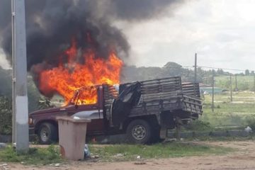 tr 360x240 - Revoltados, moradores ateiam fogo em caminhonete após morte de jovem em acidente de trânsito, em Alhandra - VEJA VÍDEO