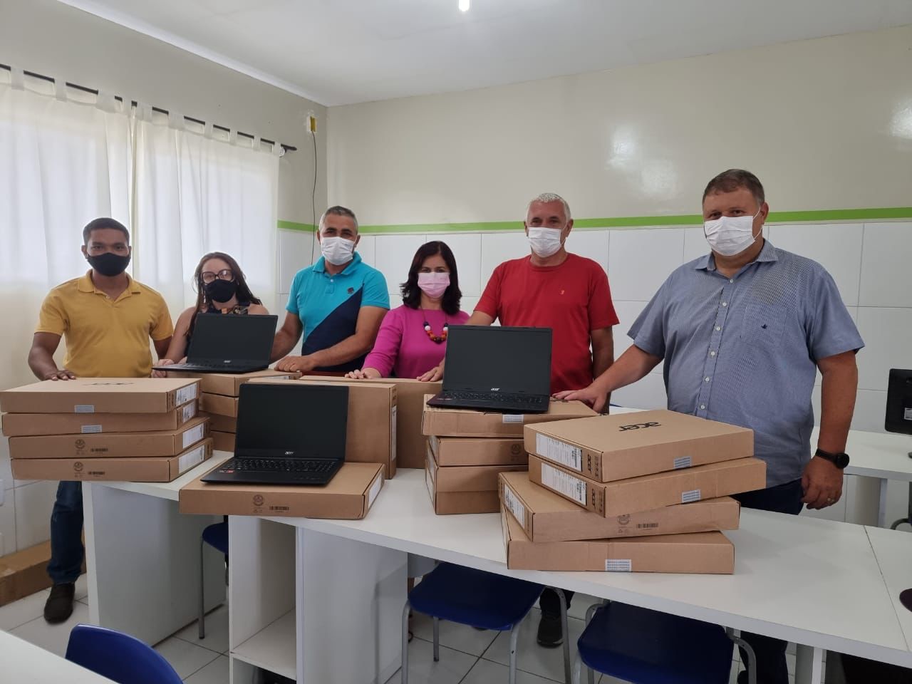 WhatsApp Image 2022 02 16 at 18.16.34 - Prefeito de Boa Vista entrega novos equipamentos para laboratório de informática