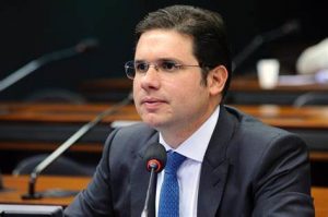 republicanos hugo motta 300x199 - No sertão, Hugo Motta elogia João Azevêdo: 'governa sem olhar cor partidária'