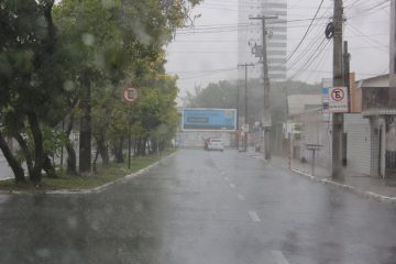 01 chuvas em joao pessoa walla santos 360x240 - ATENÇÃO: Inmet prorroga alertas para fortes chuvas em João Pessoa e mais 205 municípios da Paraíba