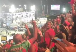 Na Sapucaí, arquibancada grita: ‘Lula lá’ e ‘Fora Bolsonaro’ – VEJA O VÍDEO