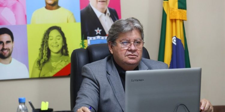 JOAO 750x375 1 - João Azevêdo anuncia investimento de R$ 2 milhões em créditos para 300 comerciantes do Maior São João do Mundo, em CG