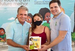 Prefeito de Patos entrega Cartão do PAI a novas famílias e mais de 600 famílias já são beneficiadas pelo Programa PAI