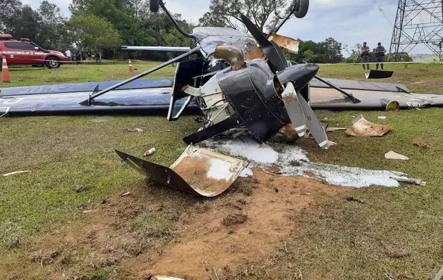 AVIAO - TRAGÉDIA: Avião com paraquedistas cai e deixa dois mortos