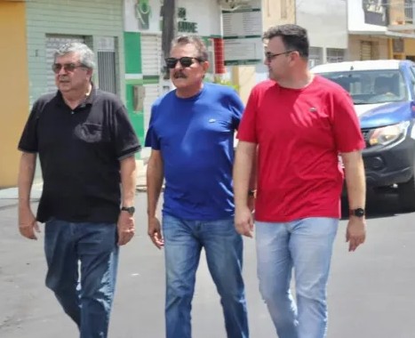 Capturar 12 - No Dia do Trabalho, Tião Gomes, Raniery e Roberto Paulino visitam obras do Governo do Estado no Brejo da Paraíba