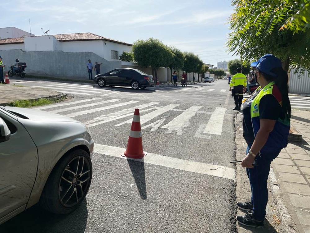 SIMULACAO 5 - STTRANS realiza estudo técnico para a implantação de semáforos no cruzamento das ruas Enaldo Torres e Severino Dutra
