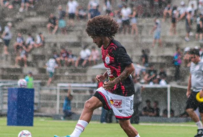 campinense 1 - Campinense vence o Botafogo-PB de virada no 1º jogo da final do Campeonato Paraibano