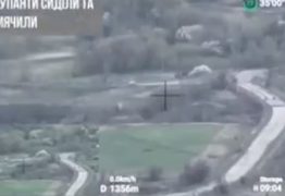 Guerra na Ucrânia: Drone kamikaze atinge soldados russos em tanque do exército -VEJA VÍDEO