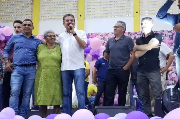 tiao gomes 5 - Tião Gomes participa de festa histórica organizada pela prefeitura de Arara em homenagem ao Dia das Mães