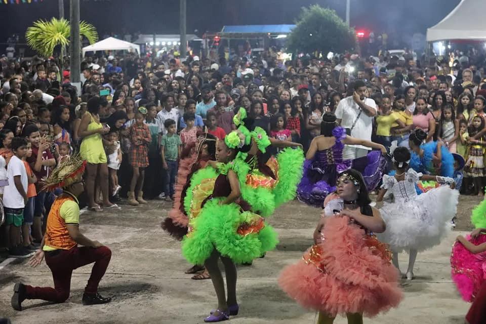 WhatsApp Image 2022 06 20 at 06.55.53 1 - São João 2022: Show de Taty Pink contagia população de Gurugi em terceira noite de shows dos festejos juninos de Conde