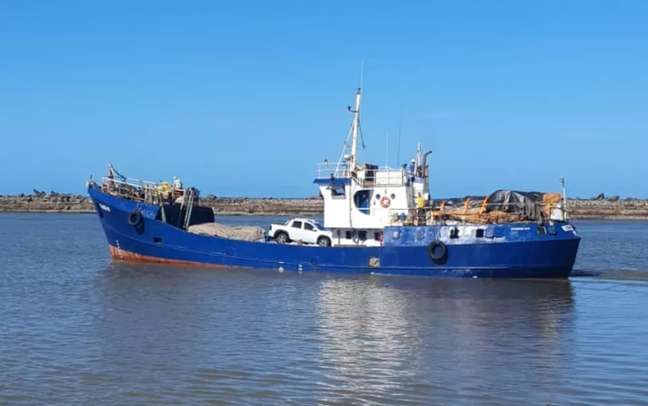 csm barco pernambuco rkwsqqowx3z7 b4108d2c64 1 - Embarcação naufraga no Litoral da Paraíba e 4 pessoas estão desaparecidos, diz Marinha