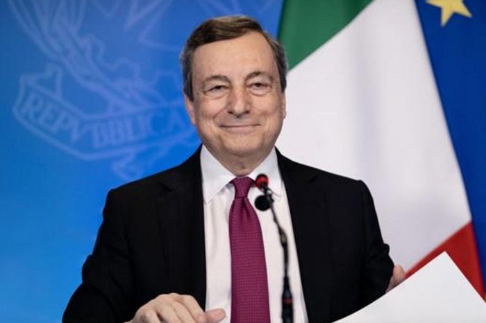 35713798 - Após colapso na base governista, primeiro-ministro da Itália renuncia ao cargo