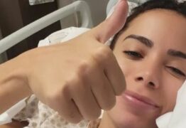 Anitta reclama de pós-operatório: ‘Fase extremamente ruim’