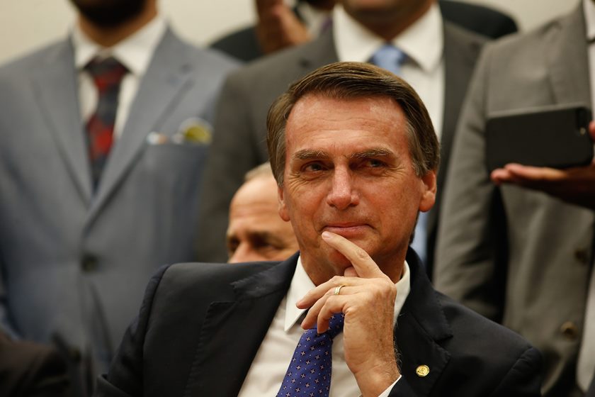 bolsanaro3 - Bolsonaro promete Auxílio Brasil de R$ 800 para quem arrumar emprego e alfineta: "O oposto do que o PT fazia"