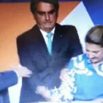 bolsonaro 1 150x150 - Bolsonaro troca caneta de nova presidente da Caixa para assinatura ser com Bic e viraliza na web: "Não tem noção" - VEJA VÍDEO
