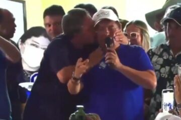 Efraim Filho beija Galdino após ouvir que presidente da ALPB prefere apoiar sua candidatura a concorrer como vice de João – VEJA VÍDEO 