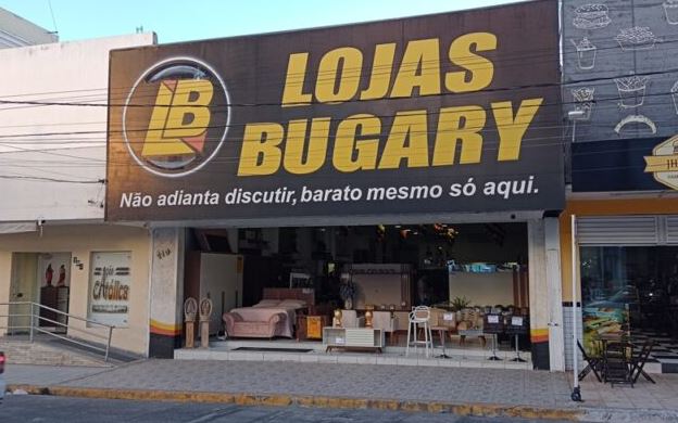 lojas - GRUPO EM CRISE: Casal que gerenciava Lojas Bugary é acusado de dá desfalque de mais de R$ 1 milhão pelo dono, em Patos